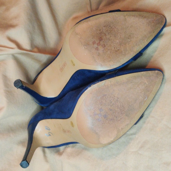 Vince Camuto Blue Velvet Size 10M - Picture 4 of 7